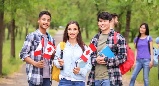 مدارک لازم برای اخذ ویزا تحصیلی کانادا