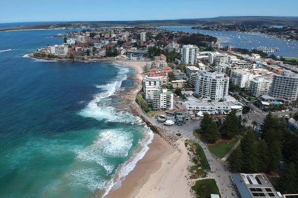 ساحل کرونلا (Cronulla Beach)